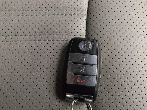 Used 2014 Kia Sorento LX w/ Premium Package image 32