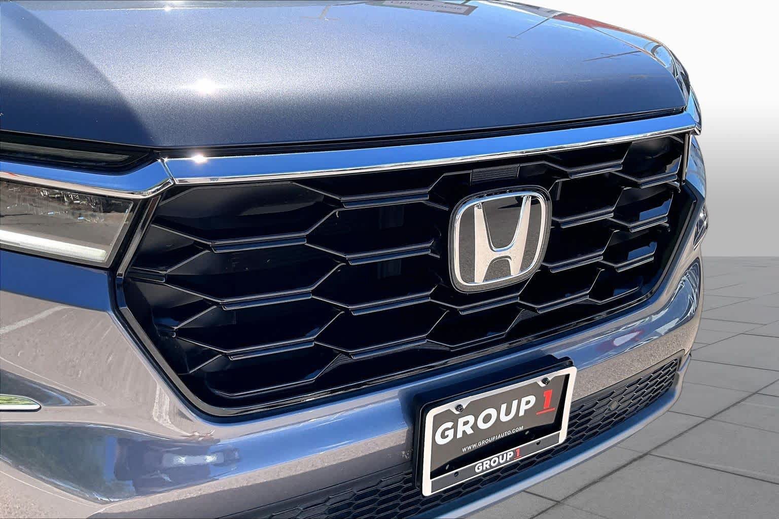 Used 2025 Honda Pilot Touring image 29