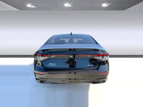 Used 2025 Honda Accord Touring image 9