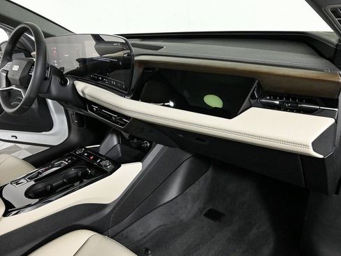 New 2025 Audi A6 e-tron Premium image 23