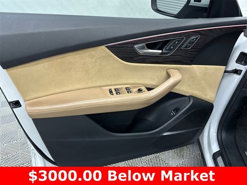 Used 2019 Audi Q8 Prestige image 11
