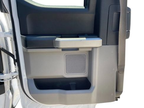 Used 2015 Ford F150 Lariat w/ Equipment Group 502A Luxury AWD/4WD image 16