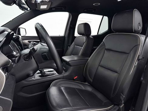 Used 2023 Chevrolet Traverse Premier AWD/4WD image 16