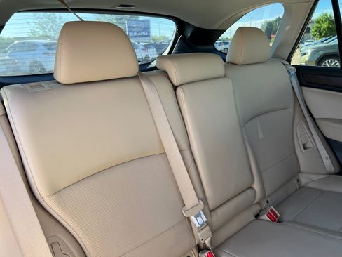 Used 2015 Subaru Outback 3.6R Limited AWD/4WD image 18