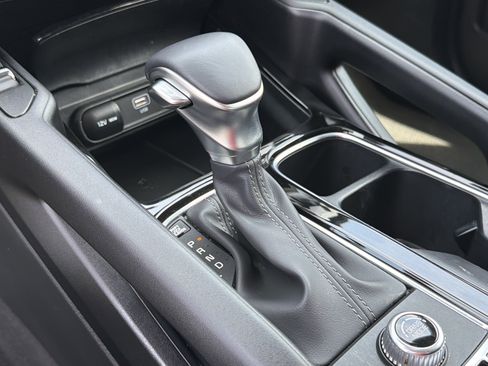 Used 2024 Kia Telluride S w/ S Sunroof Package FWD image 32