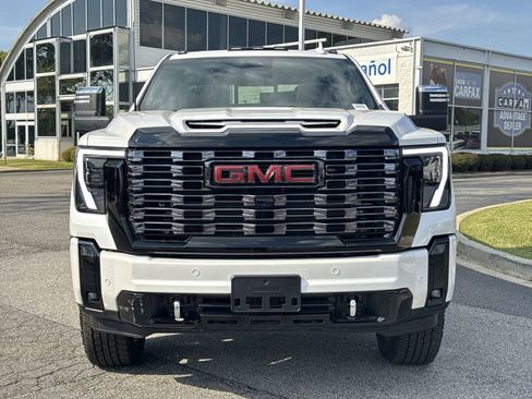 Certified 2025 GMC Sierra 2500 Denali Ultimate AWD/4WD image 3