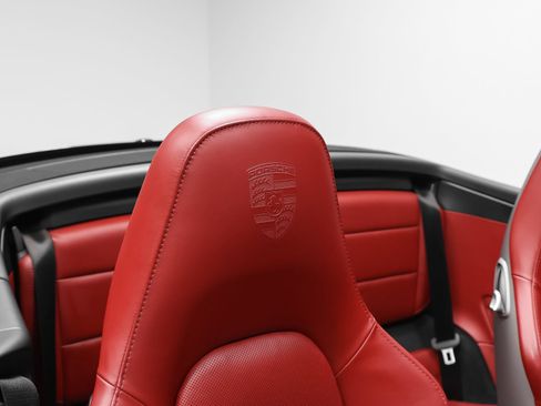 Certified 2017 Porsche 911 Carrera RWD image 25