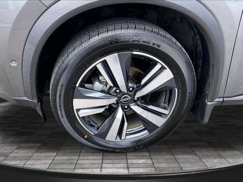 Used 2023 Nissan Rogue SL w/ SL Premium Package FWD image 9