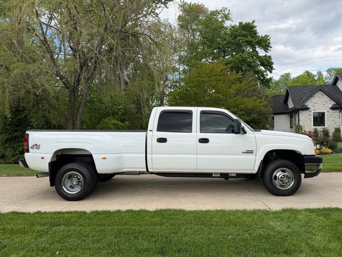 Used 2007 Chevrolet Silverado 3500 LT w/ Heavy-Duty Power Package AWD/4WD image 16
