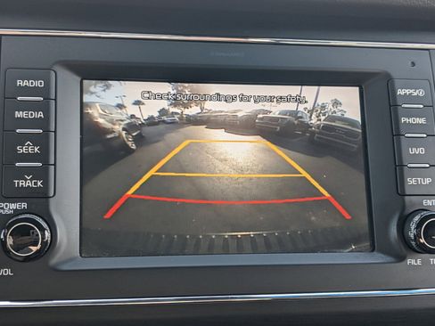 Certified 2018 Kia Sedona LX w/ LX Essentials Premium Package image 23