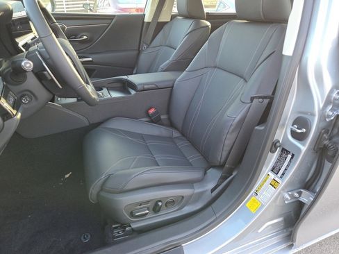 New 2025 Lexus ES 350 Ultra Luxury image 6
