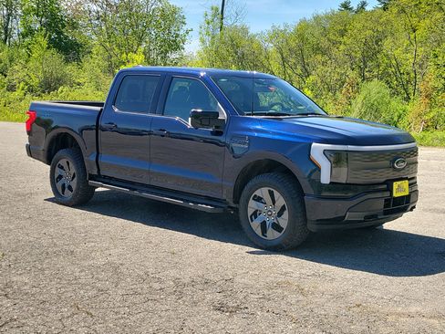 Used 2023 Ford F150 Lightning Lariat AWD/4WD image 3