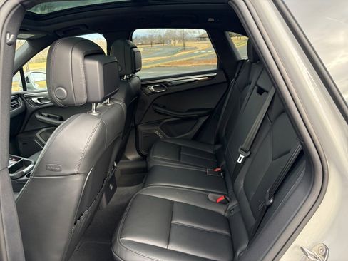 Certified 2026 Porsche Macan Base image 20