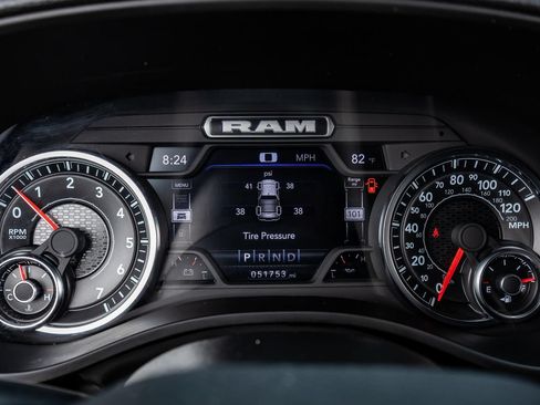 Used 2024 RAM 1500 Laramie AWD/4WD image 18
