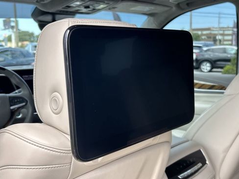 Used 2021 Cadillac Escalade Premium Luxury Platinum image 18