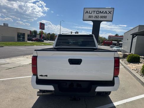 Used 2025 Toyota Tacoma SR5 AWD/4WD image 6