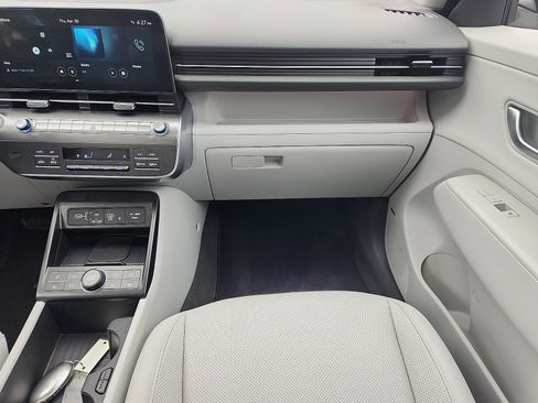 Used 2024 Hyundai Kona Limited FWD image 11