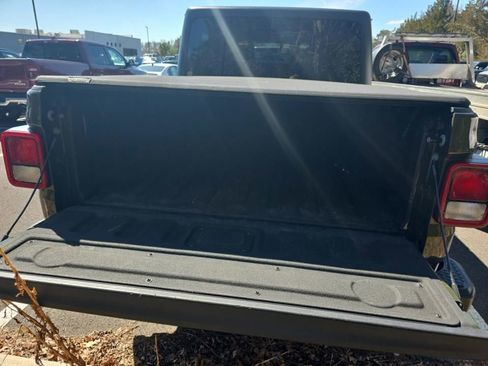 Used 2023 Jeep Gladiator Overland w/ Cold Weather Group image 10