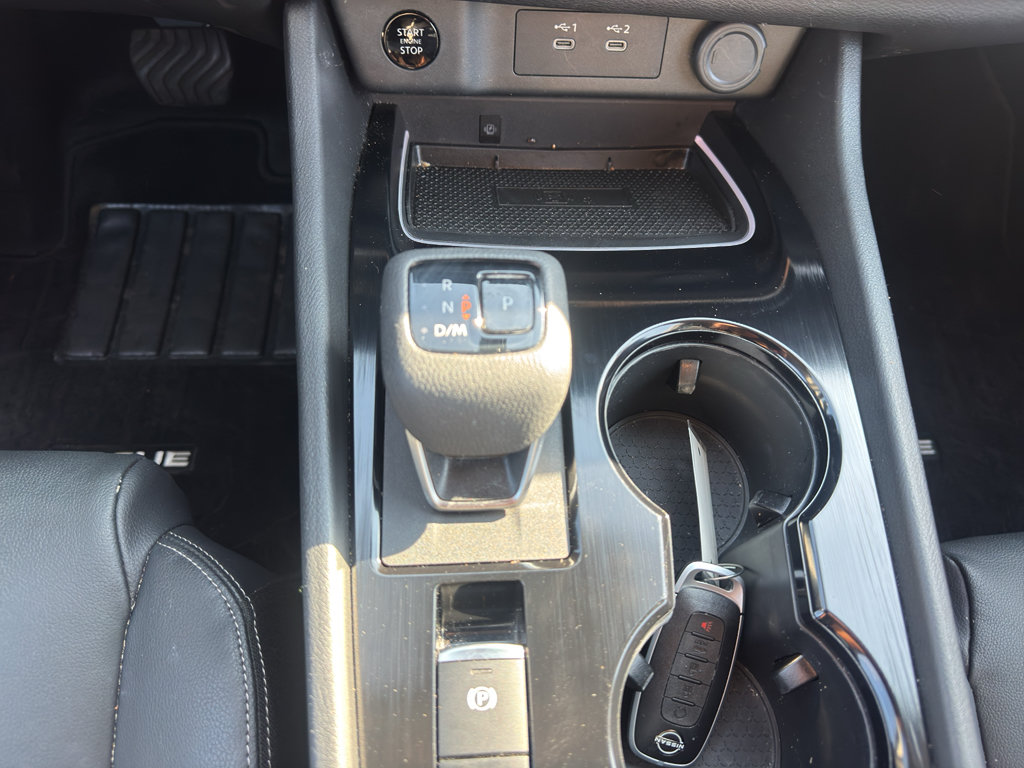 Used 2025 Nissan Rogue SL w/ SL Premium Package FWD image 14