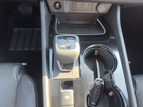 Used 2025 Nissan Rogue SL w/ SL Premium Package FWD image 14