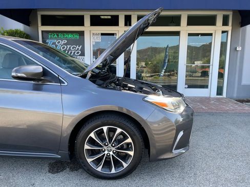 Used 2016 Toyota Avalon XLE FWD image 32