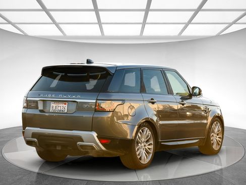 Used 2019 Land Rover Range Rover Sport HSE image 3