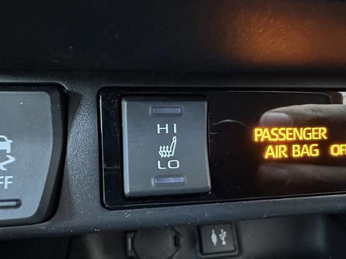 Used 2019 Toyota RAV4 XLE image 23