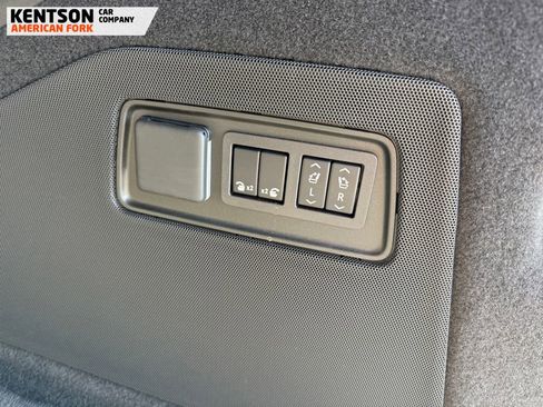 Used 2025 Cadillac Escalade ESV Sport image 45