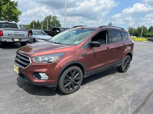 Used 2018 Ford Escape SE w/ SE Sport Appearance Package AWD/4WD image 5