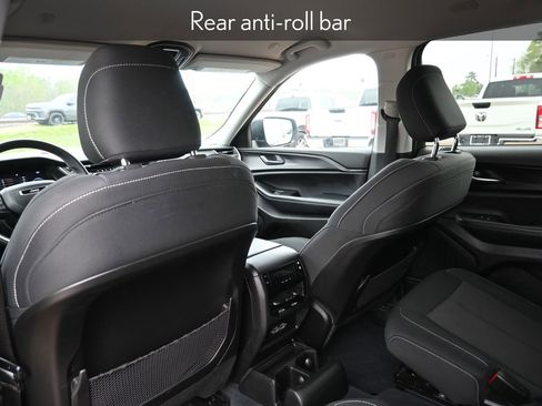 Used 2023 Jeep Grand Cherokee L Laredo image 24