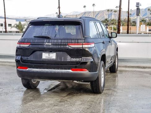New 2025 Jeep Grand Cherokee Laredo w/ Luxury Tech Group I image 9
