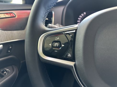 Used 2025 Volvo XC90 B6 Ultra w/ Protection Package Premier image 28