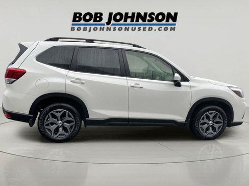 Used 2020 Subaru Forester Premium AWD/4WD image 2