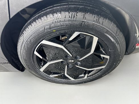 Used 2024 Hyundai Ioniq 5 SEL image 11