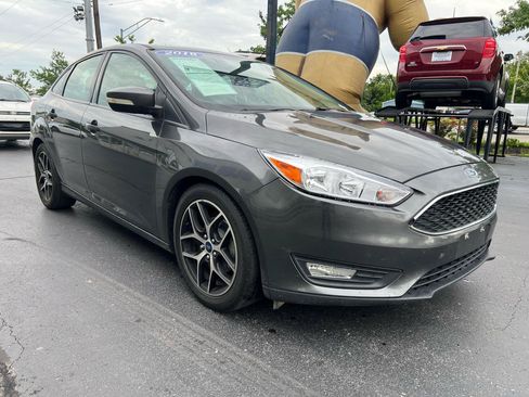 Used 2018 Ford Focus SEL FWD image 8