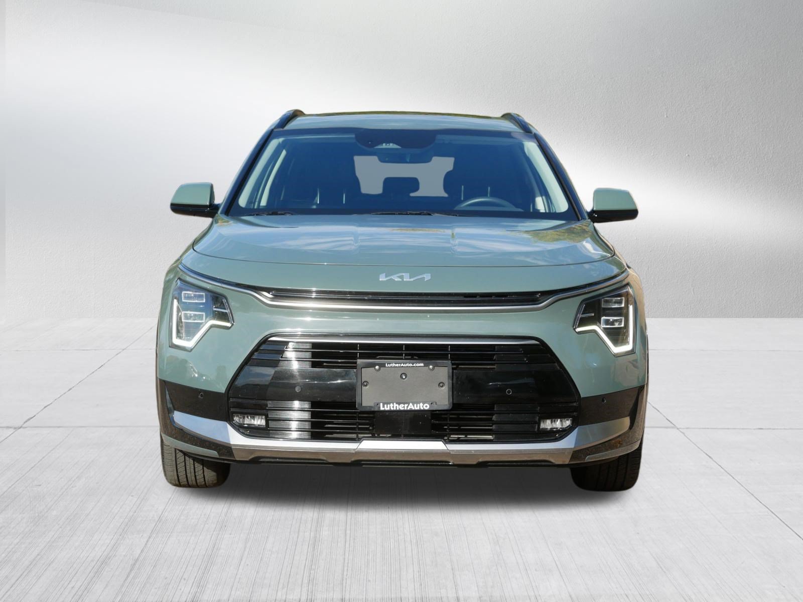 Certified 2025 Kia Niro SX Touring FWD image 2