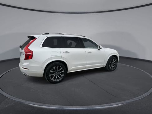 Used 2018 Volvo XC90 T6 Momentum w/ Convenience Package image 8