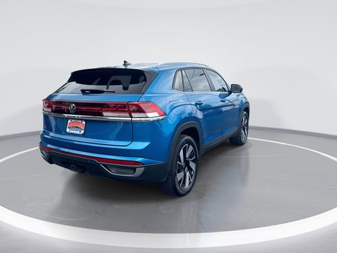 Used 2024 Volkswagen Atlas Cross Sport SE FWD image 4
