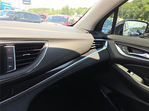 Used 2021 Buick Enclave Avenir w/ Avenir Technology Package FWD image 24