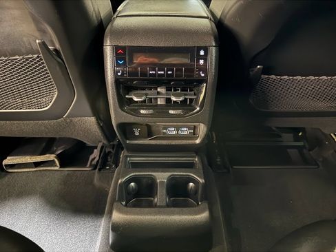 Used 2023 Jeep Grand Cherokee L Limited w/ Black Appearance Package AWD/4WD image 24