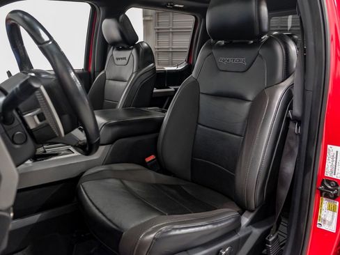 Used 2019 Ford F150 Raptor w/ Equipment Group 802A Luxury image 32