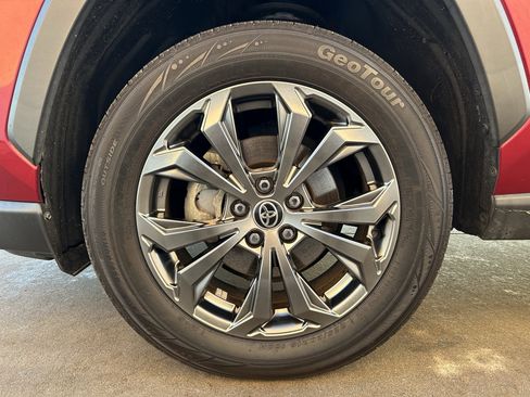 Certified 2022 Toyota RAV4 XLE Premium image 11