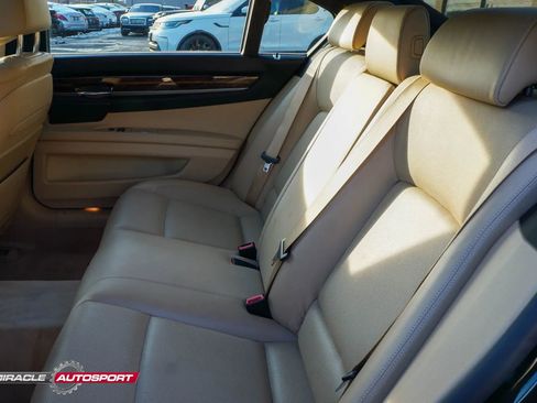 Used 2014 BMW 750Li w/ Executive Package image 25