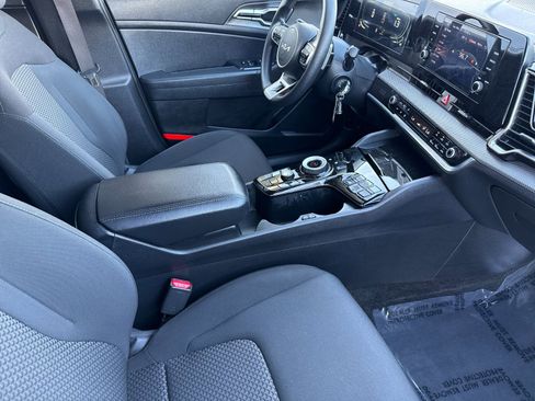 Certified 2023 Kia Sportage LX image 12