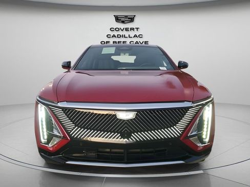 Certified 2024 Cadillac Lyriq Luxury w/ LPO, Floor Liner Package image 2