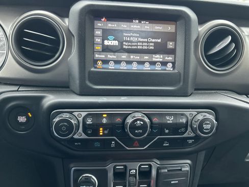 Used 2023 Jeep Wrangler Unlimited w/ Cold Weather Group image 10