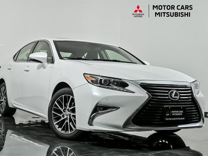 Used 2016 Lexus ES 350 w/ Navigation System Package