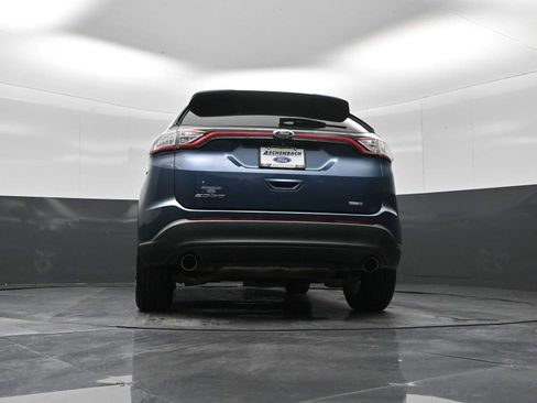 Used 2018 Ford Edge SE image 26