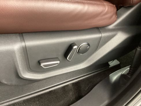 Used 2022 Ford Expedition Max Limited image 18