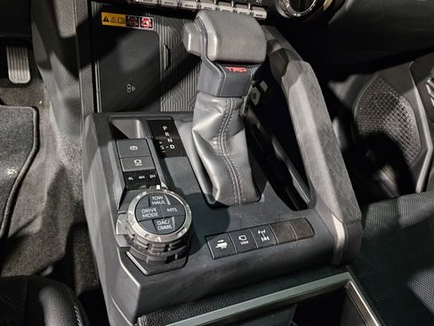 Certified 2025 Toyota Tacoma TRD Off-Road w/ TRD Off Road Premium Package image 33